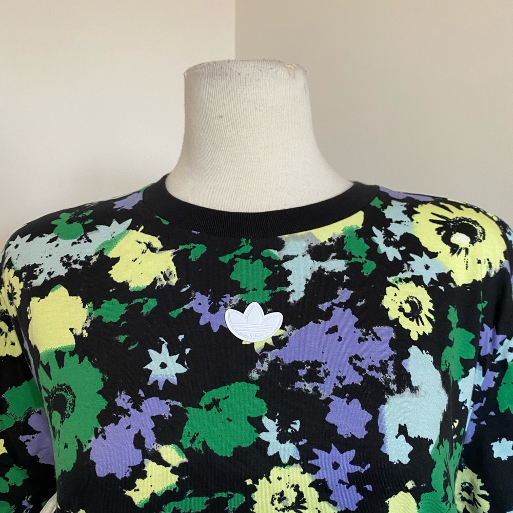 Floral Adidas Tee - Picture 3 of 7